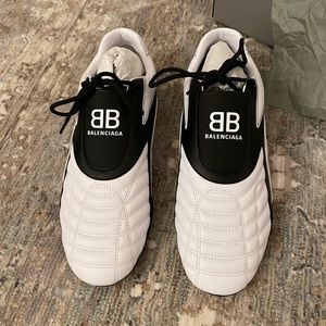 (SOLD) Balenciaga men’s sneakers NEW size 43